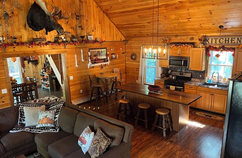 Abbot Cabin | WELCOME SNOWMOBILERS Leave right from our Lodge and hit the trails-Dog Friendly