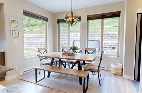 Sun Peaks House | Welcome to Casa Paraíso at Altitude