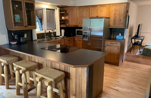 Invermere Cabin | Welcome to Skala Lodge 4BR, 4Season, 4Family fun