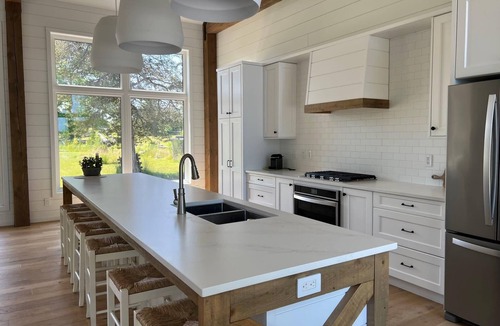 Wellington House | Welcome to the Consecon Ridge