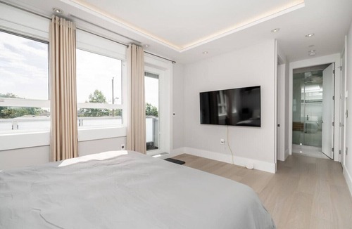 Killarney House | Welcome to Your Dream Vancouver Getaway