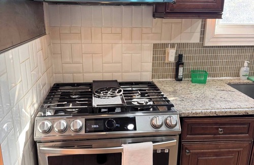 Whitby House | Welcome to Your Home Away from Home + Basement Apartment in Whitby!