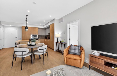 Central Okanagan Condo | Welcome to Zara at Lakestone! A premier lakeside community for a peaceful escape with pickleball courts, gym, & sauna. Zara Aurelia is near Spion Kop hiking trails & wineries. Enjoy modern comfort with a chef’s kitchen and wet bar—relax in style.