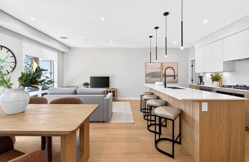 Central Okanagan Condo | Welcome to Zara at Lakestone! A premier lakeside community for a peaceful escape with pickleball courts, gym, & sauna. Discover a stylish retreat where high-end design meets effortless comfort, with a bright open-concept interior that feels intimate.
