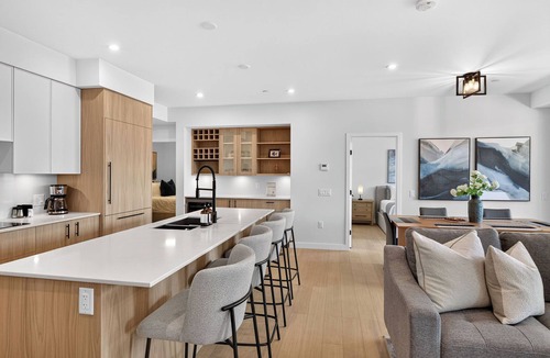 Central Okanagan Condo | Welcome to Zara at Lakestone! A premier lakeside community for a peaceful escape with pickleball court, gym & sauna. Experience curated luxury in this 3BR retreat with a king suite, 2.5 baths, and gourmet kitchen with scenic views—near Okanagan Lake