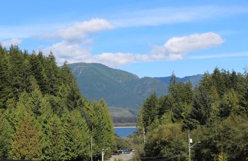 Port Renfrew Hotel | West Coast Trail Lodge