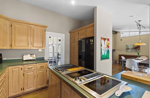 West End House | West End 4BR Stay Patio BBQ Firepit WiFi Parking