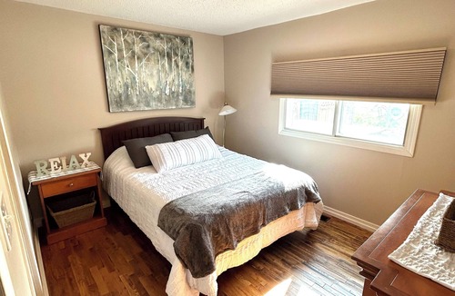 Central Okanagan House | West Kelowna Cozy Vineyard Farmhouse (entire house)