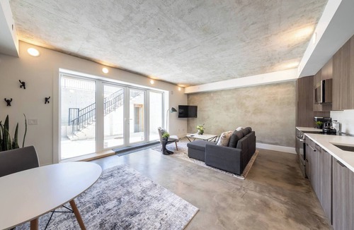 West Vancouver House | West Van Luxury Retreat 2BR 2BA Oceanview