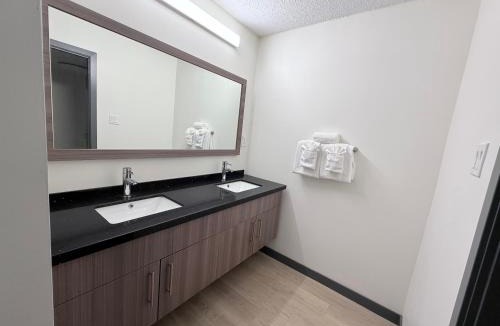 Grande Prairie Hotel | Westport Inn