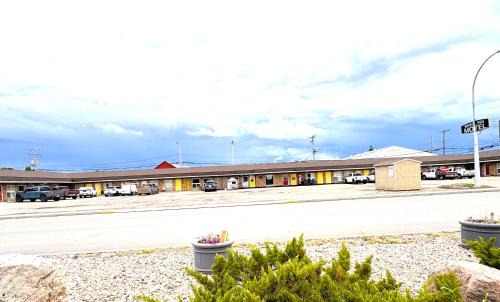 Assiniboia Hotel | Wheel Inn Motel