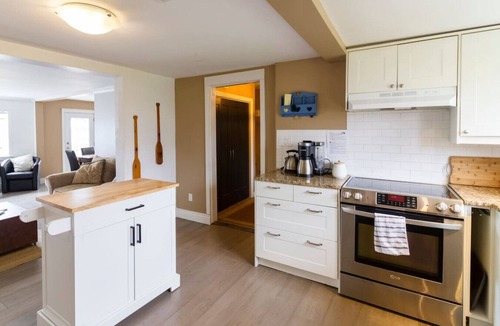Trenton House | Whispering Swan Bay Haven