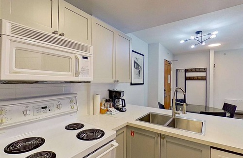Village North Hotel | Whistler - Cascade Lodge 312