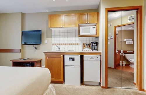 Village North Hotel | Whistler - Cascade Lodge 409