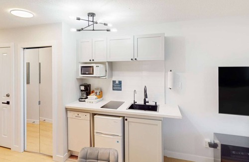 Village North Hotel | Whistler - Cascade Lodge 601