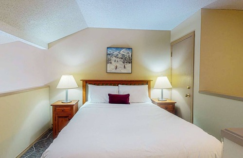 Blackcomb Hotel | Whistler - Glacier Lodge 323