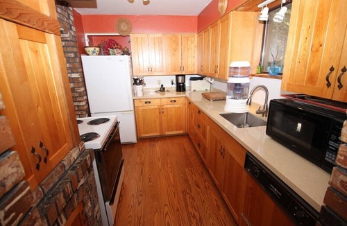Pinecrest Estates House | Whistler Home at Pinecrest Estates country life rent for family summer vacation