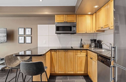 Blackcomb Hotel | Whistler - Le Chamois - 1 Bedroom #202