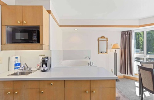 Blackcomb Hotel | Whistler - Le Chamois - Studio #218