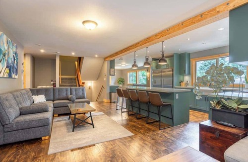 Whistler House | Whistler lodge with hot tub & cinema