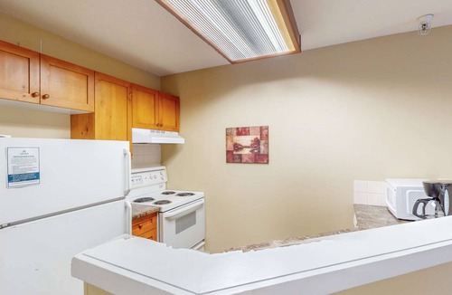Village North Condo | Whistler - Marketplace Lodge 327