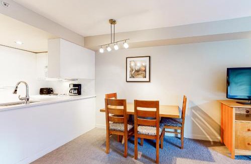 Whistler Village Apartment | Whistler Peak Lodge