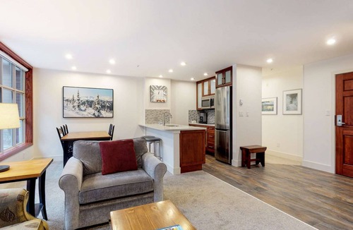 Upper Village Condo | Whistler - The Aspens 330