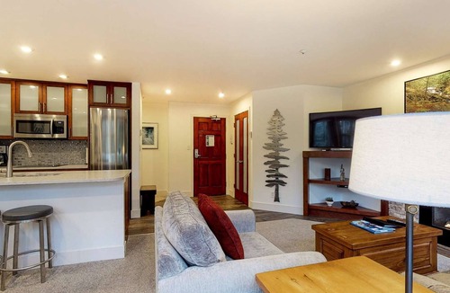 Upper Village Condo | Whistler - The Aspens 330