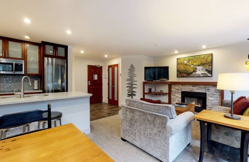 Upper Village Condo | Whistler - The Aspens 330