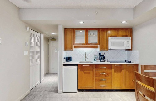 Whistler Village Hotel | Whistler - Whistler Peak Lodge 504