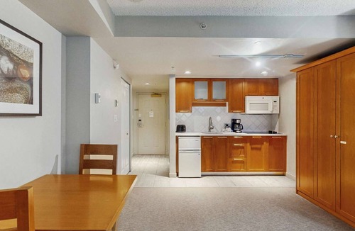 Whistler Village Hotel | Whistler - Whistler Peak Lodge 518