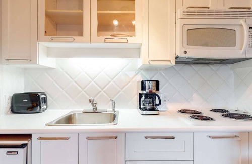 Whistler Village Hotel | Whistler - Whistler Peak Lodge 607