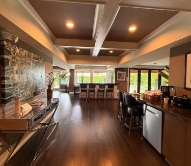 White Rock House | White Rock Joy Inn