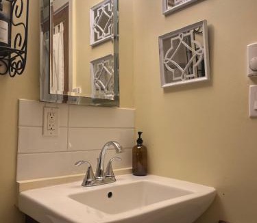Alpine Meadows Apartment | Wildflower Suite