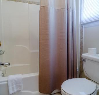Alliston Hotel | Winds Motel