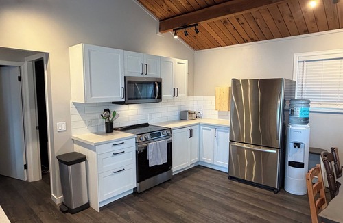 Earls Cove House | Wonderful 2-bedroom waterfront house in enchanting Madeira Park