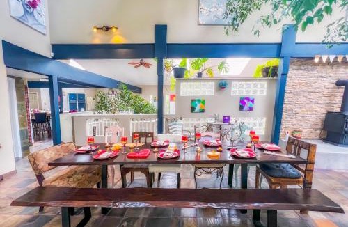 Juan de Fuca Electoral Area Villa | Wonderland Adventure Home - UNIQUE STAY With Hot Tub & Pond