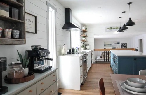 Southwest Calgary House | Woodland Retreat 3 Bedroom/2.5 Bath House