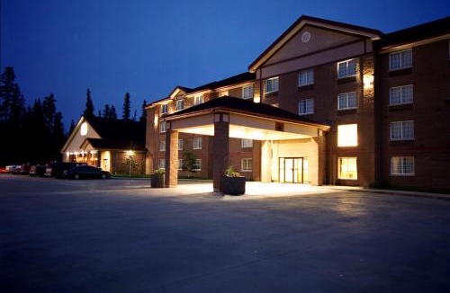 Fort Nelson Hotel | Woodlands Inn & Suites