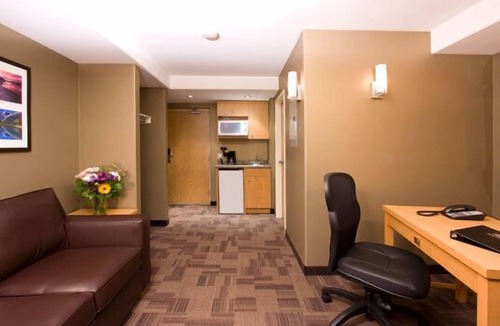 Fort Nelson Hotel | Woodlands Inn & Suites
