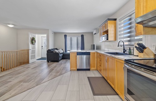 St. John's House | *WOW!* Executive cozy home with 3 beds, work station & gym