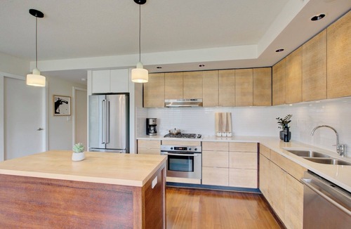 Yaletown Apartment | Yaletown Oasis
