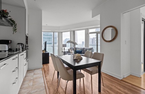 Toronto Entertainment District Apartment | York Suites Toronto