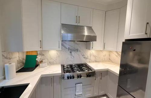 Kitsilano House | YVR3106 | Cozy 3BR in Central Vancouver | 15 min to Downtown