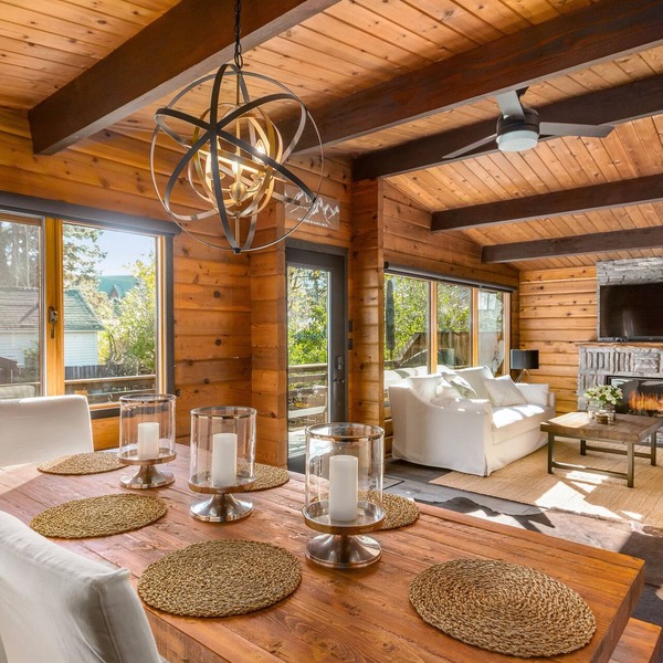 Rustic Chic Banff Mountain Home in Banff
