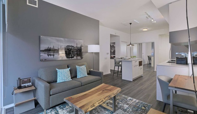 1 Bedroom/1 Bathroom Suite