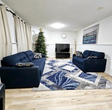 1 Bedroom Apartment with Living Room and Full Washroom to yourself alone and a private car park
