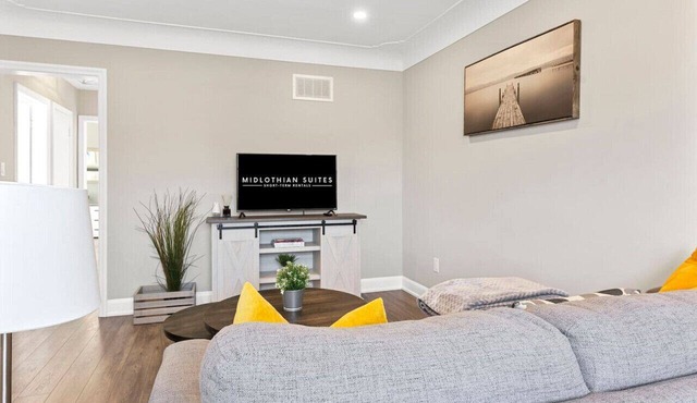 10 min walk to DT, stylish, free parking | IOB2