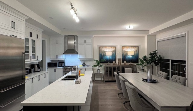 10 Queen Beds - Business Elite Luxury Residence Markham’s Prestigious Angus Glen
