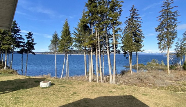14 - Paddlers Cove Cottage By The Sea at Alder Bay